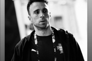 九游官方网站-葡萄牙、尤文边锋小孔塞桑晒图,悼念车祸离世的若塔