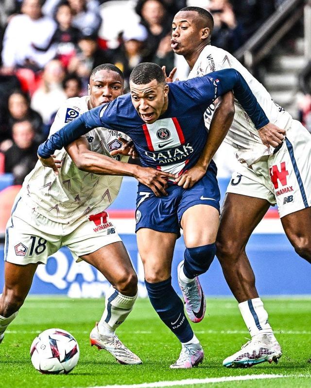 【法甲】马儿伤退，姆总双响，梅西绝杀，巴黎4比3里尔